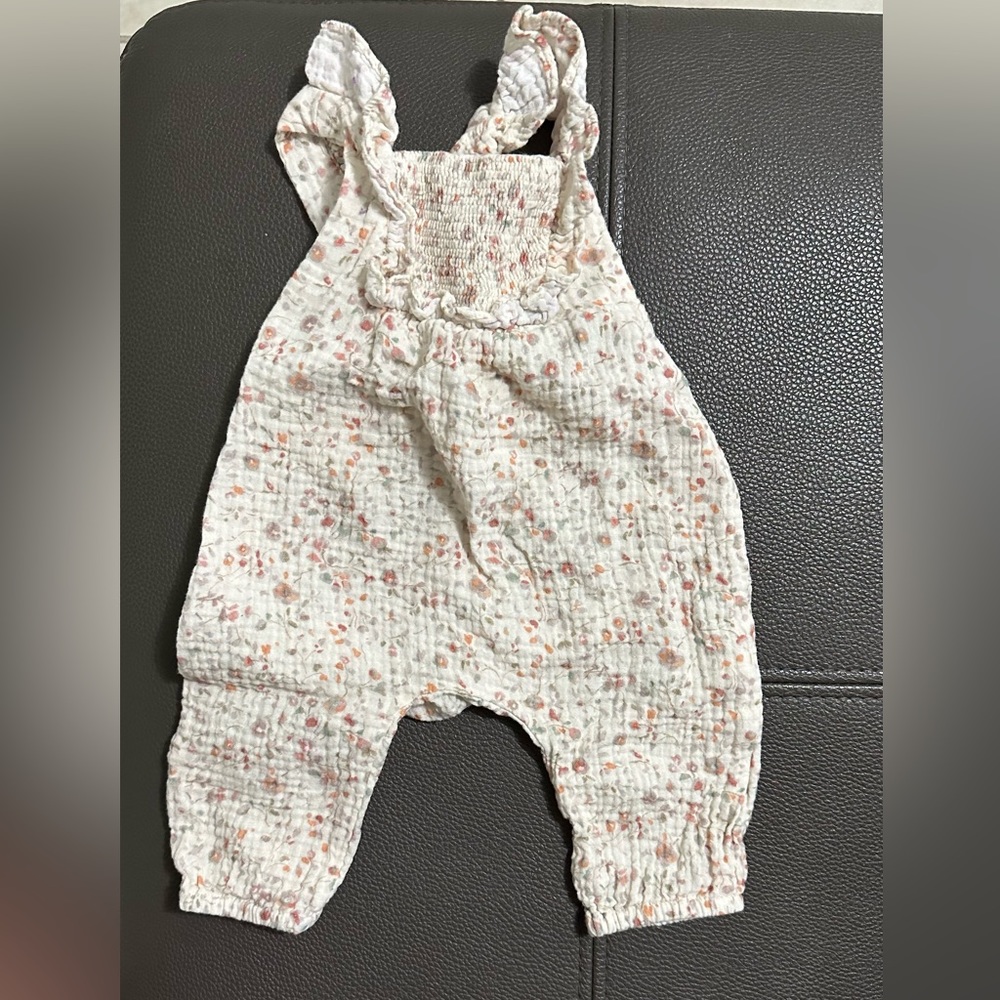 Zara jumpsuit with crossed back and flower print